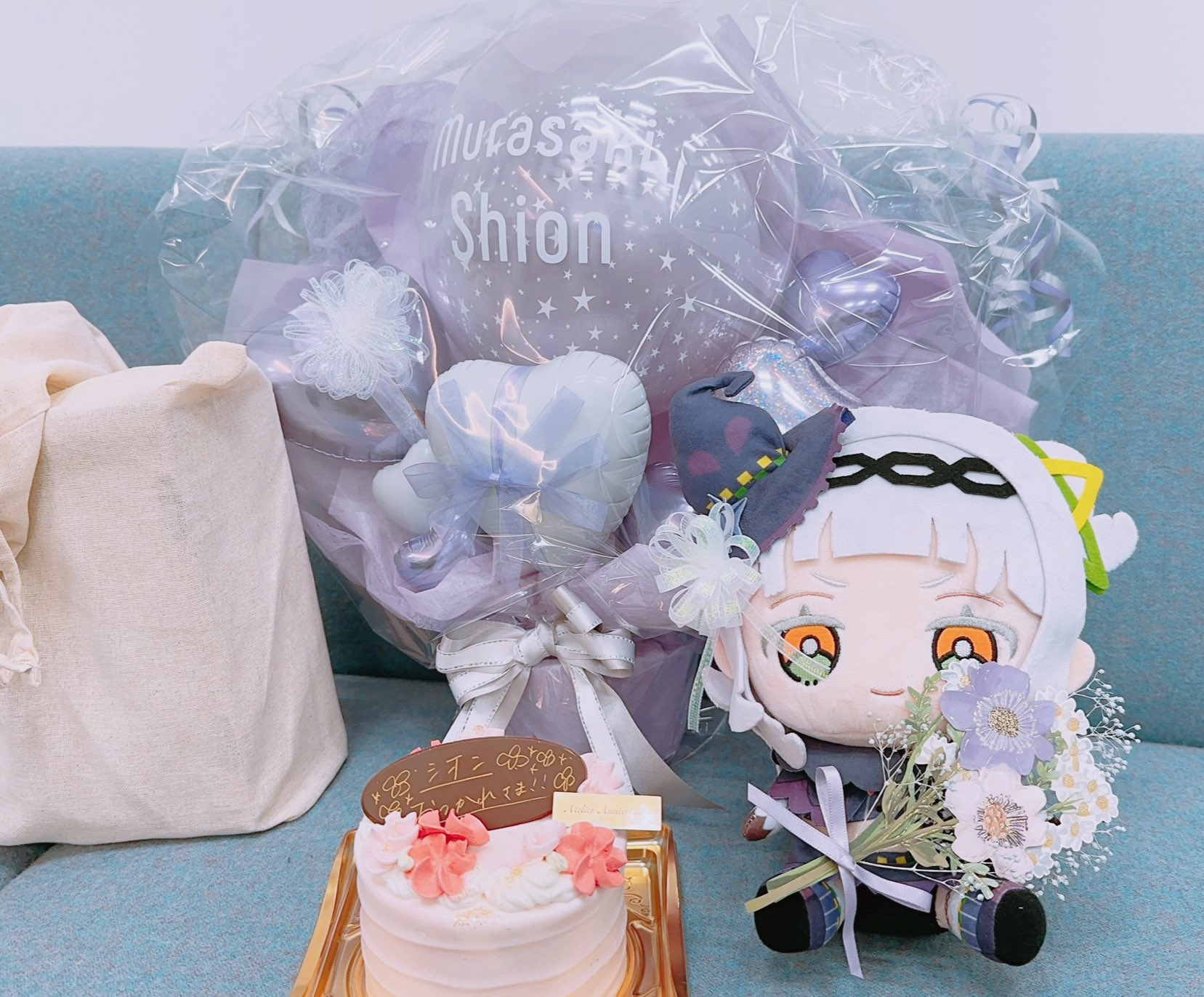 詩音畢業了嗚嗚嗚,鹽寶...... 我的鹽寶......(圖片取自鹽寶的 Twitter)